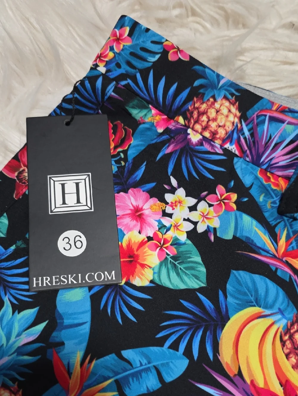 NWT Hreski Tropical Fruits Golf Shorts- Size 36